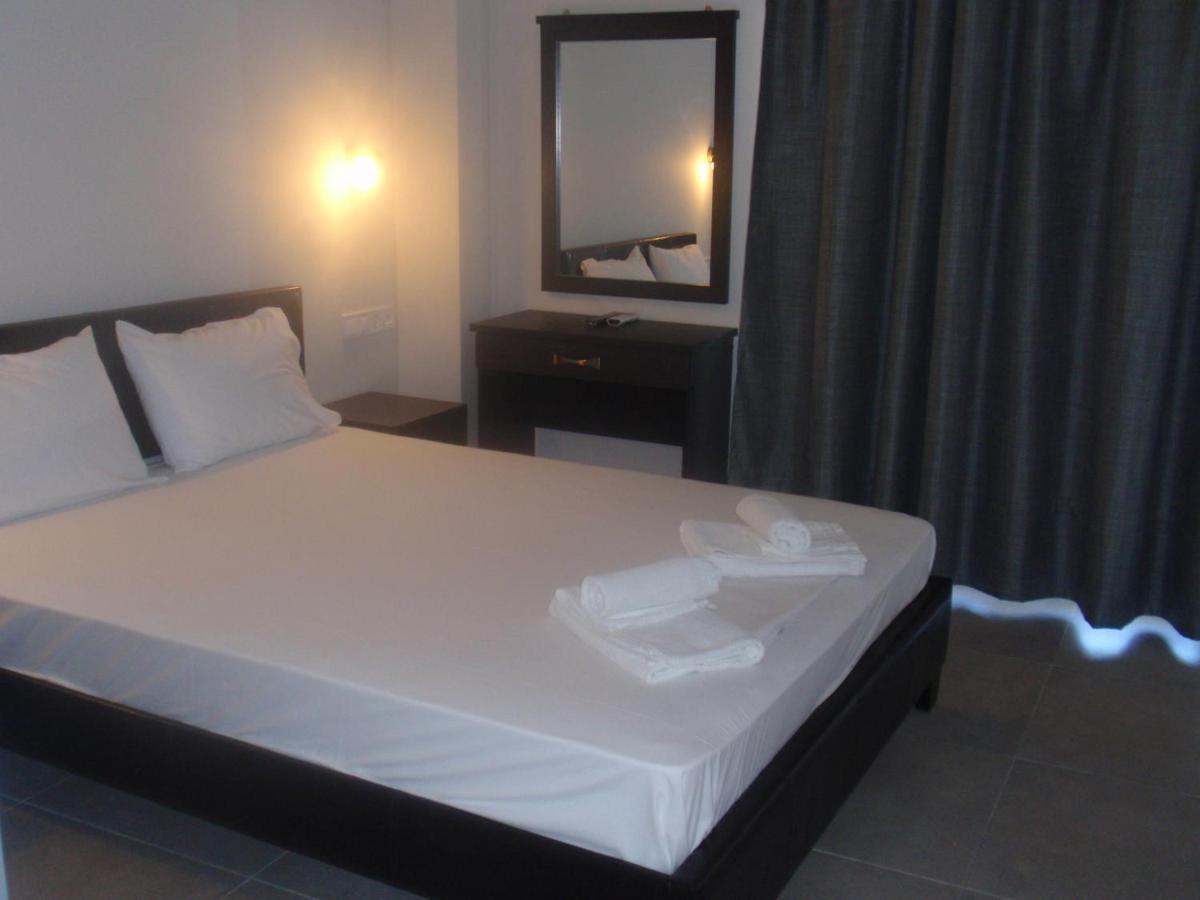 Hotel Banbus Loutra Edipsou  Esterno foto